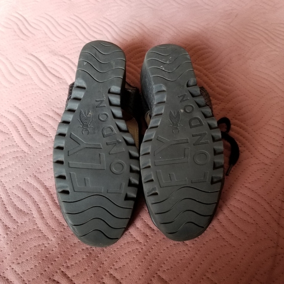 FLY LONDON WEDGE - Picture 4 of 7